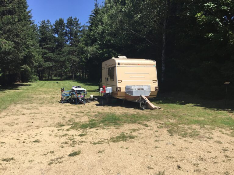 Emplacements camping-car, caravane de 7 à 12